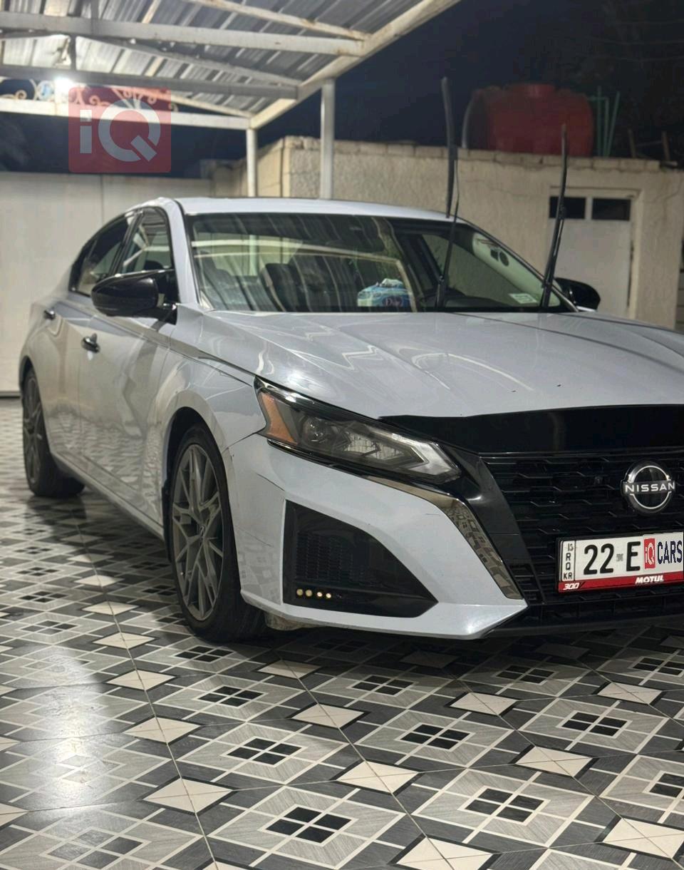 نيسان ألتيما